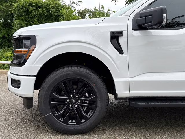 2026 Oxford White Ford F-150 XLT 4X4 Truck