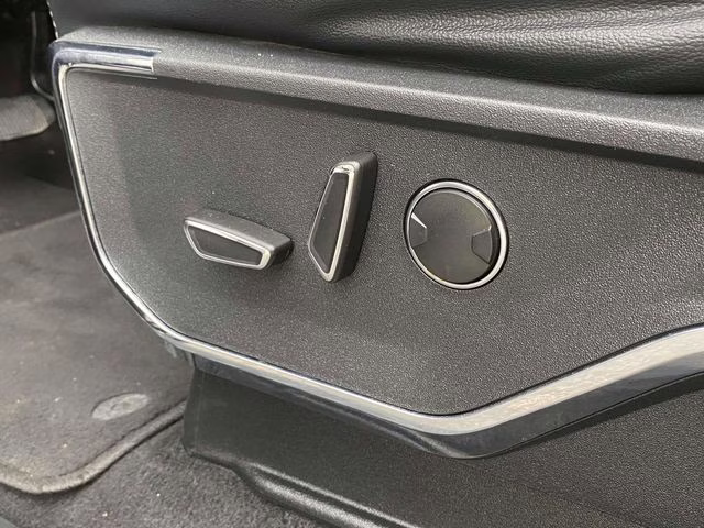 2024 Agate Black Metallic Ford F-150 Lariat 4X4 Truck