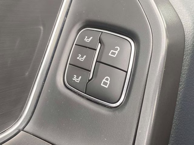 2024 Agate Black Metallic Ford F-150 Lariat 4X4 Truck