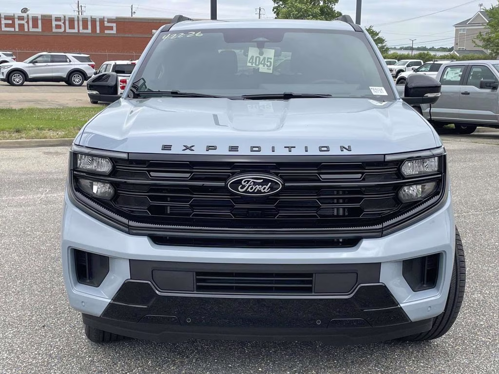 2026 Glacier Gray Metallic Tri-Coat Ford Expedition Platinum 4X4 SUV