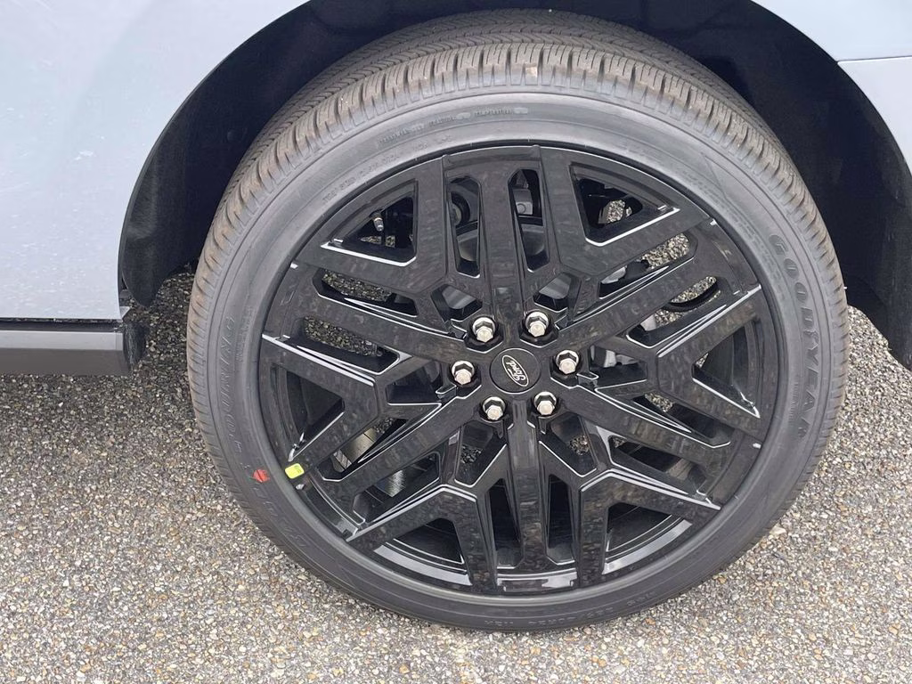 2026 Glacier Gray Metallic Tri-Coat Ford Expedition Platinum 4X4 SUV