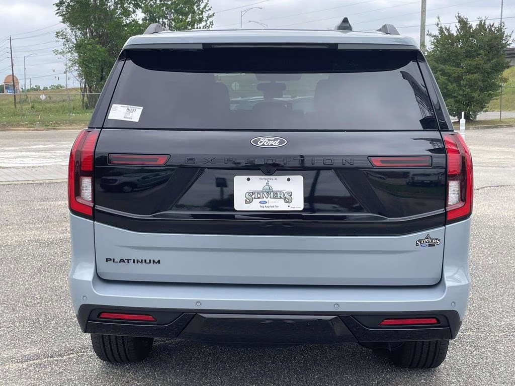 2026 Glacier Gray Metallic Tri-Coat Ford Expedition Platinum 4X4 SUV