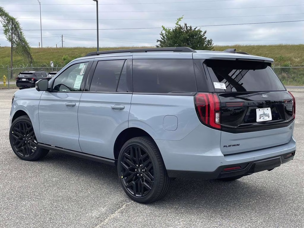 2026 Glacier Gray Metallic Tri-Coat Ford Expedition Platinum 4X4 SUV