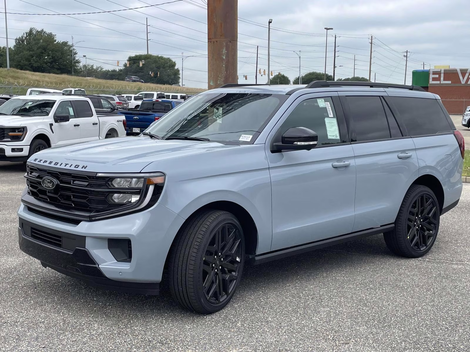 2026 Glacier Gray Metallic Tri-Coat Ford Expedition Platinum 4X4 SUV