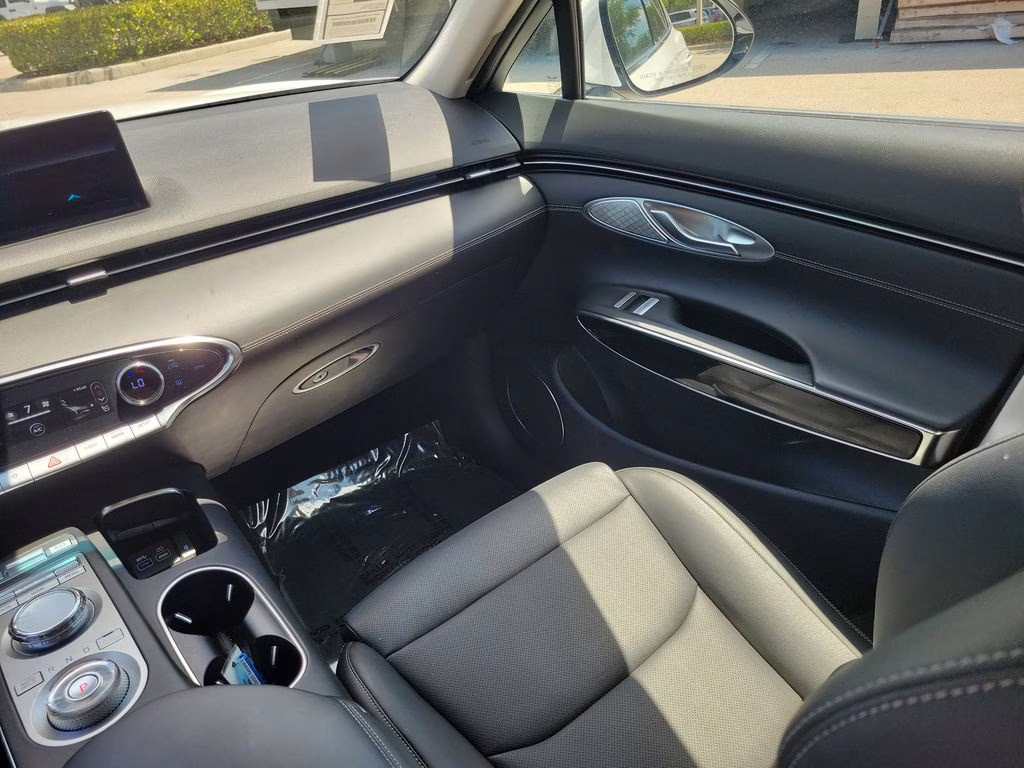 2025 Uyuni White Genesis GV70 2.5T AWD SUV