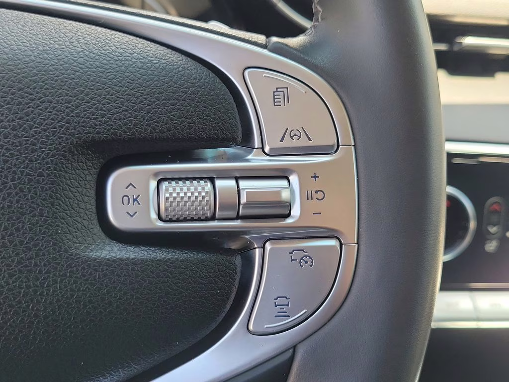 2025 Uyuni White Genesis GV70 2.5T AWD SUV
