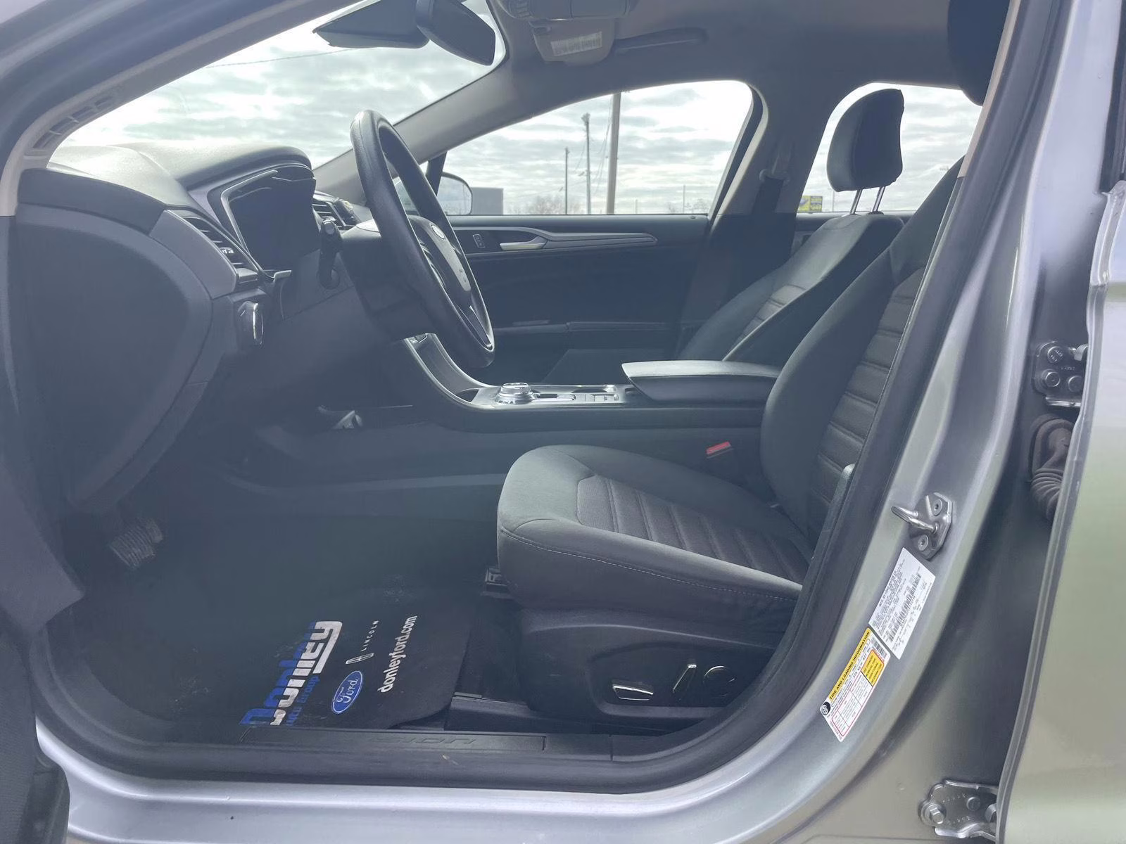 2020 Iconic Silver Ford Fusion Hybrid SE FWD Sedan
