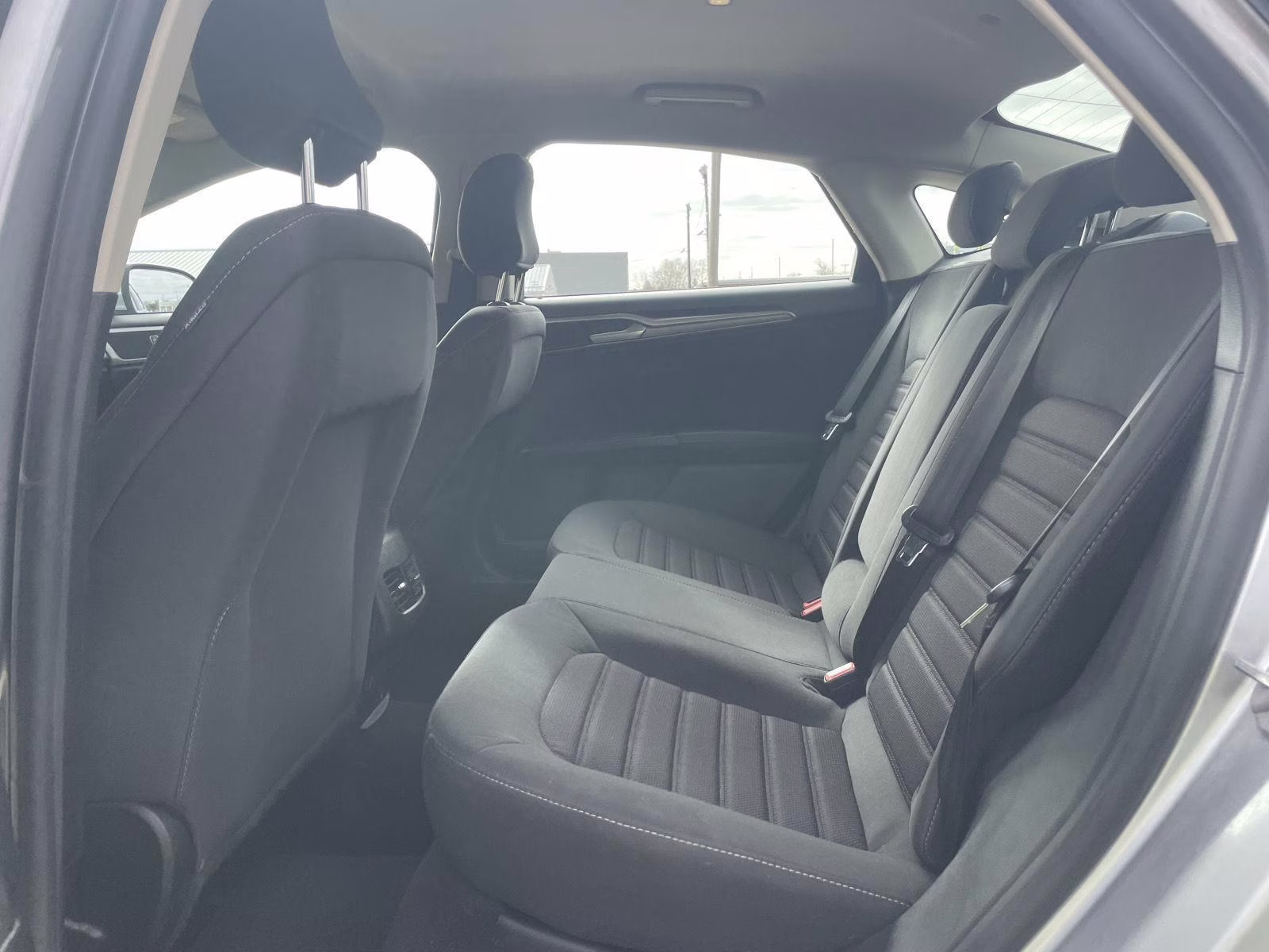 2020 Iconic Silver Ford Fusion Hybrid SE FWD Sedan