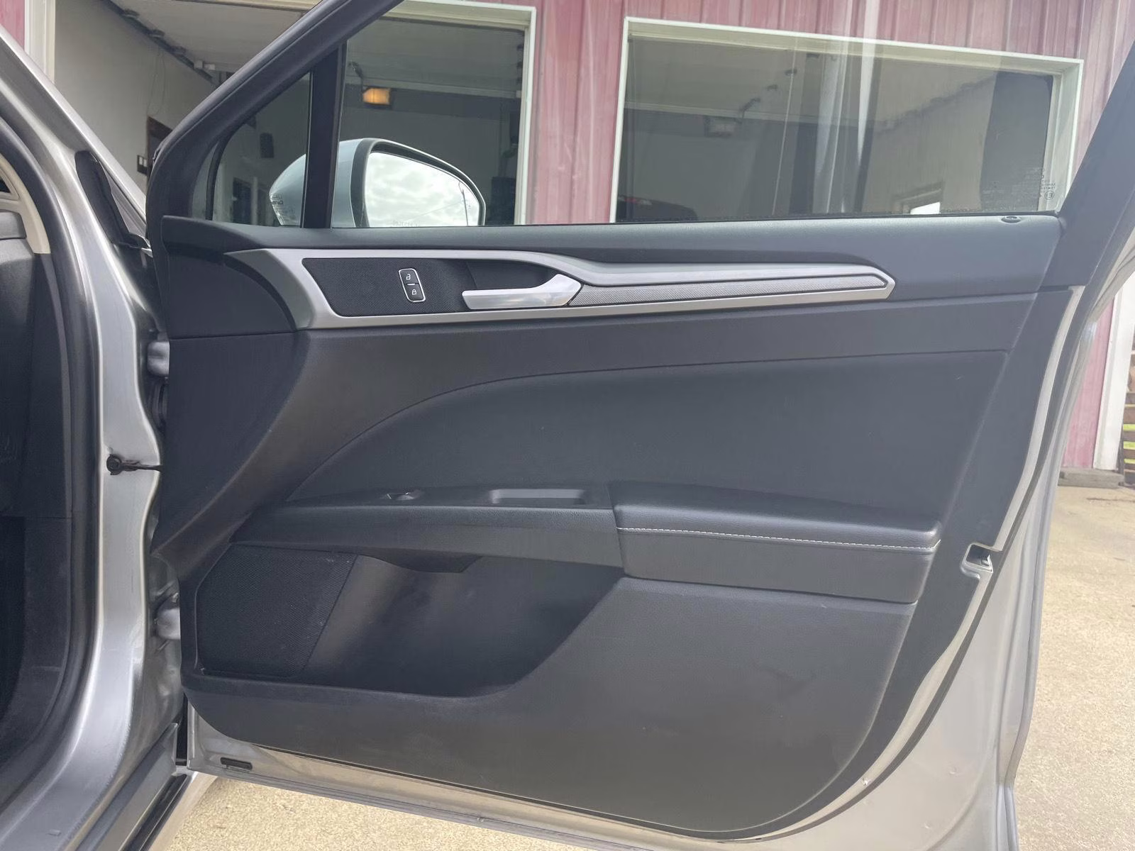 2020 Iconic Silver Ford Fusion Hybrid SE FWD Sedan