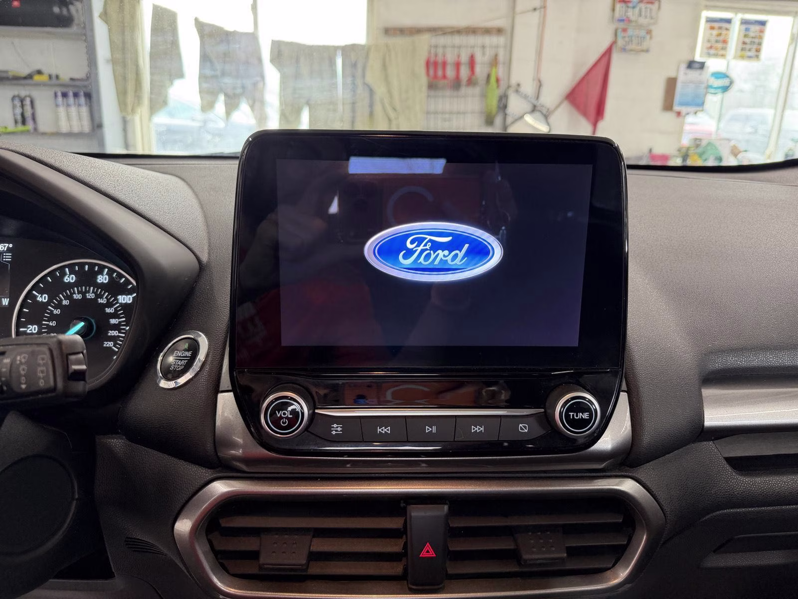 2020 Diamond White Ford EcoSport SE 4X4 SUV
