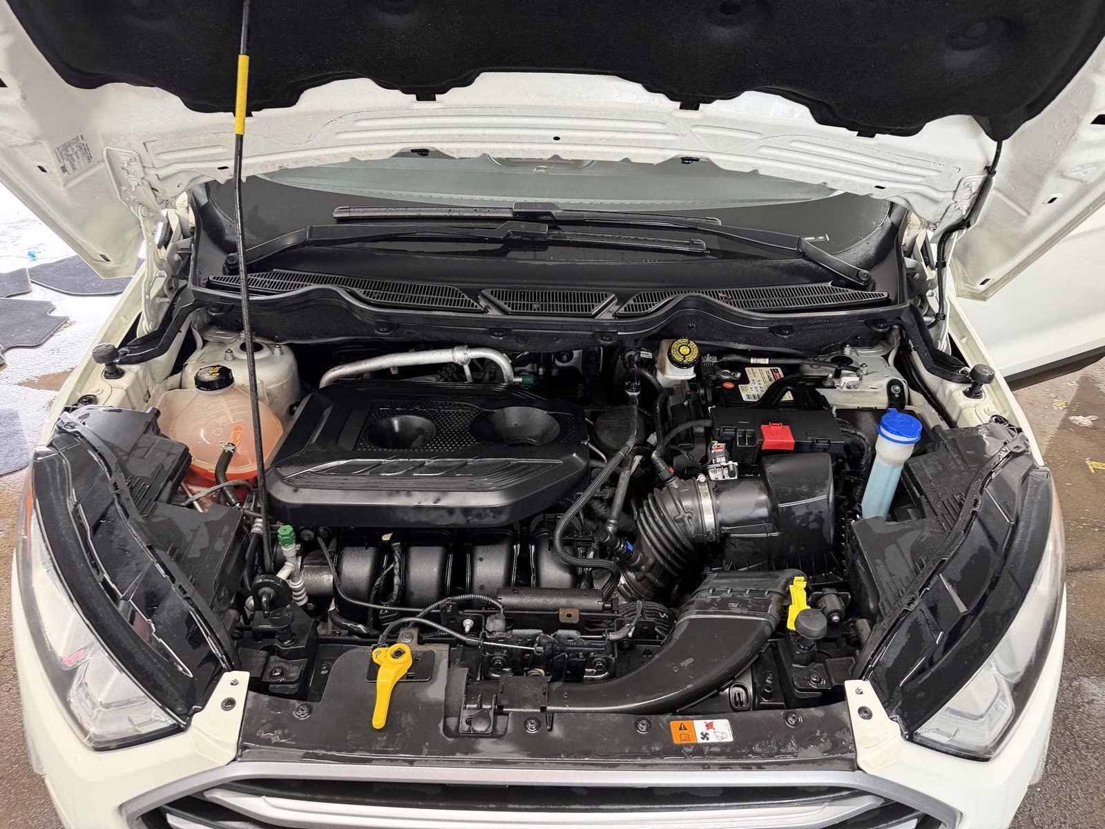 2020 Diamond White Ford EcoSport SE 4X4 SUV