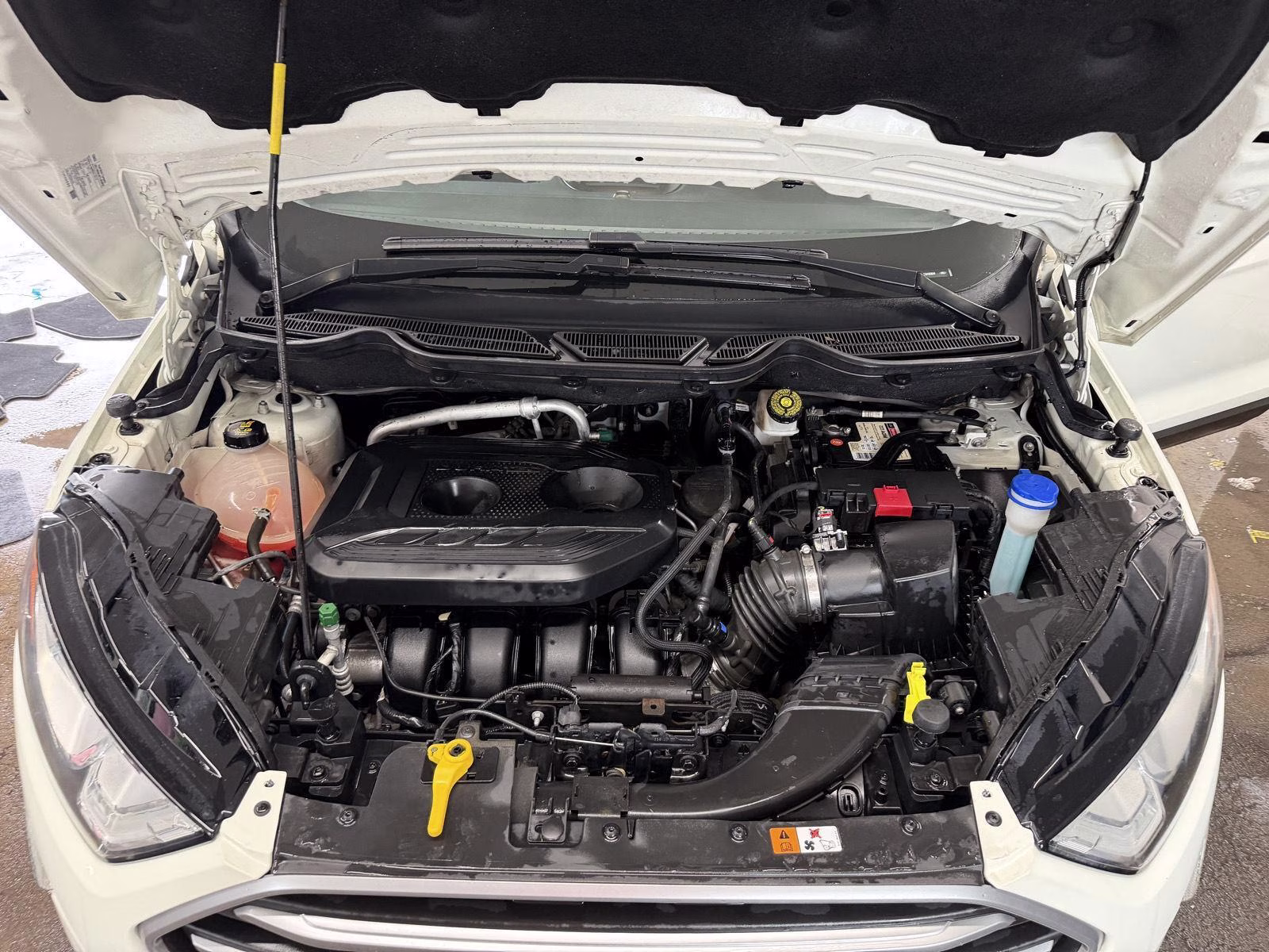 2020 Diamond White Ford EcoSport SE 4X4 SUV