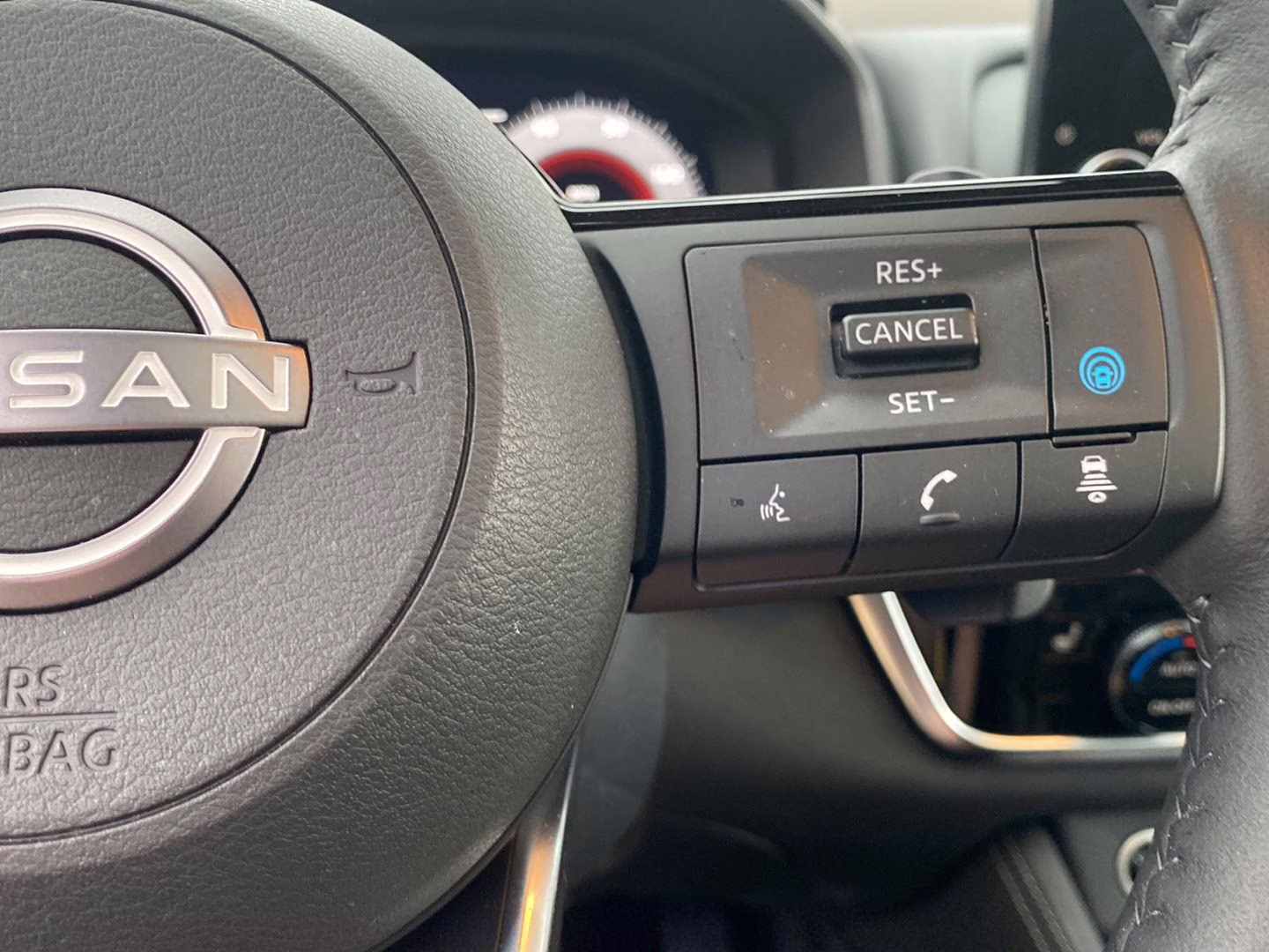 2023 Champagne Silver Metallic Nissan Rogue Platinum AWD SUV