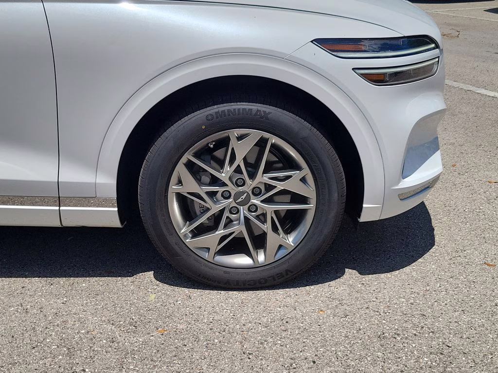 2025 Uyuni White Genesis GV70 2.5T AWD SUV