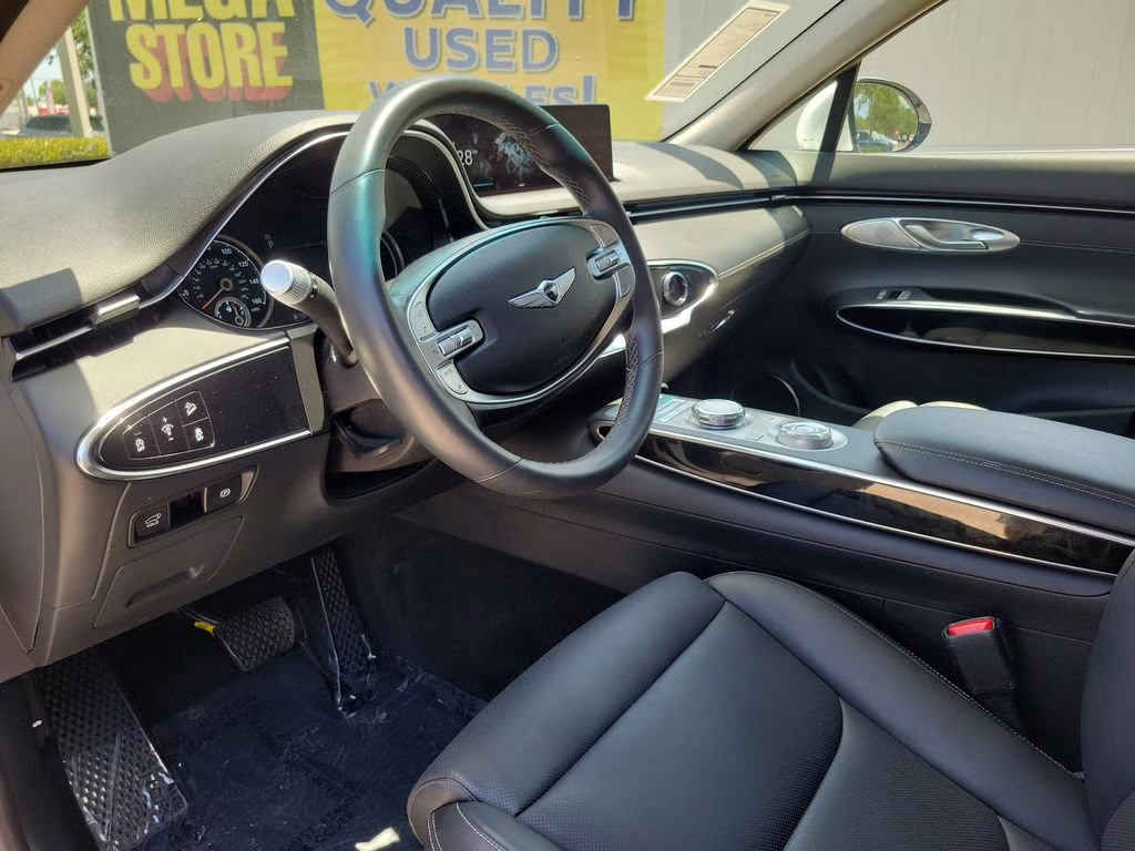 2025 Uyuni White Genesis GV70 2.5T AWD SUV