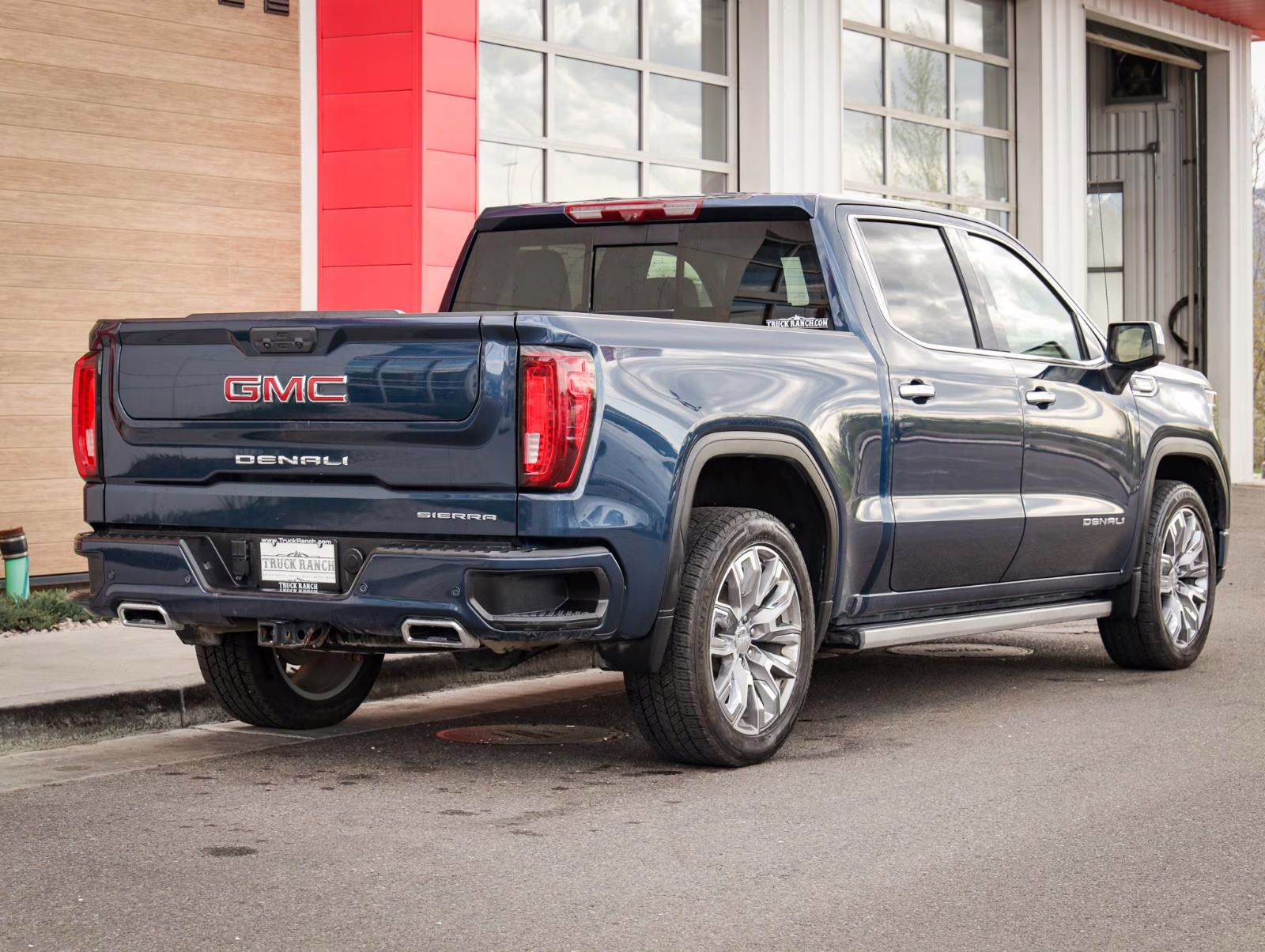 2022 Pacific Blue Metallic GMC Sierra 1500 Denali 4X4 Truck