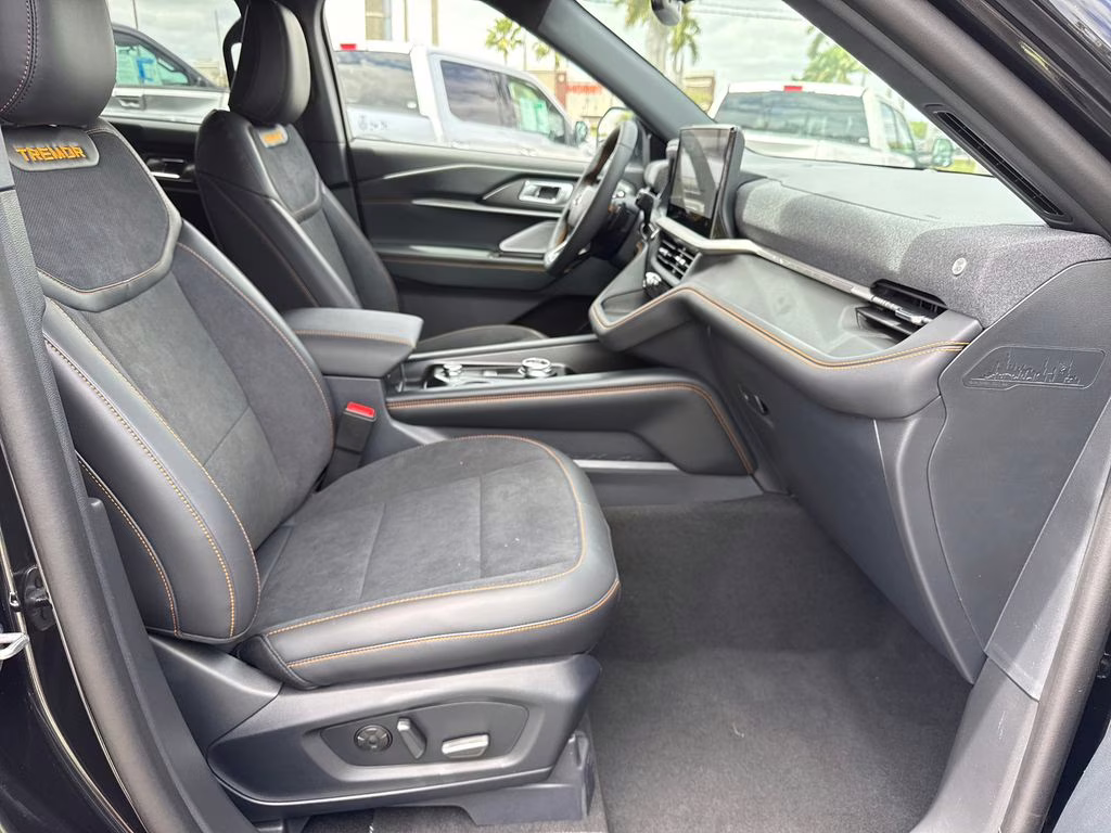 2026 Agate Black Metallic Ford Explorer Tremor 4X4 SUV