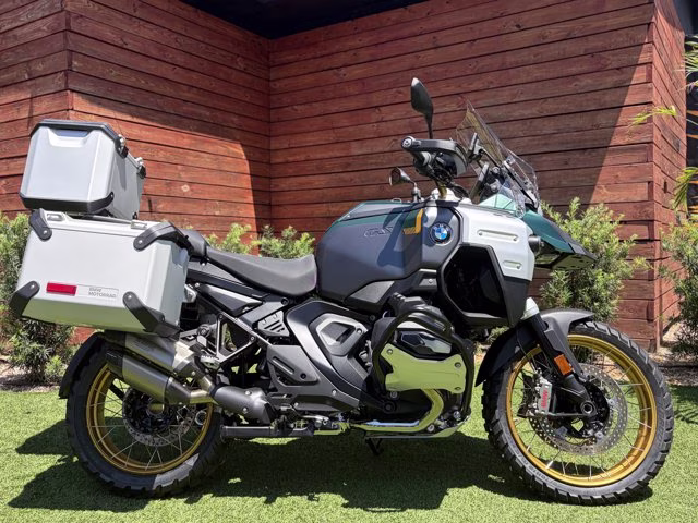 2026 GREEN METALLIC MATTE BMW R 1300 GS Adventure