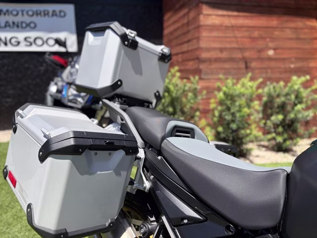 2026 GREEN METALLIC MATTE BMW R 1300 GS Adventure
