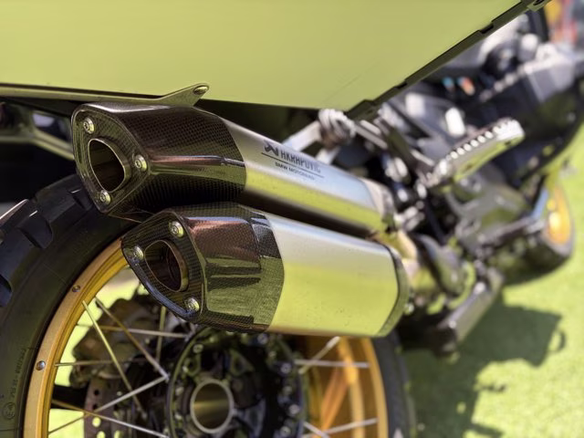 2026 GREEN METALLIC MATTE BMW R 1300 GS Adventure