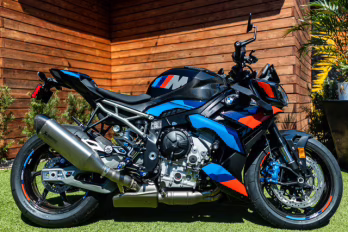 2026 Black Storm Metallic / M Motorsport BMW M 1000 R