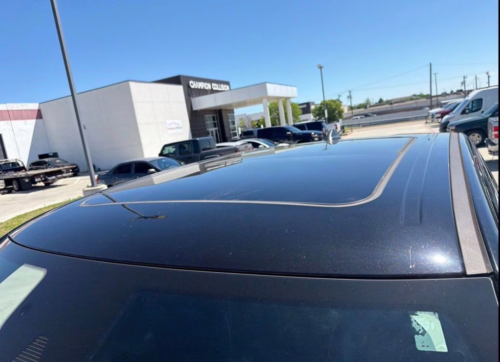 2019 Diamond Black Crystal Pearlcoat Ram 1500 Limited 4X4 Truck