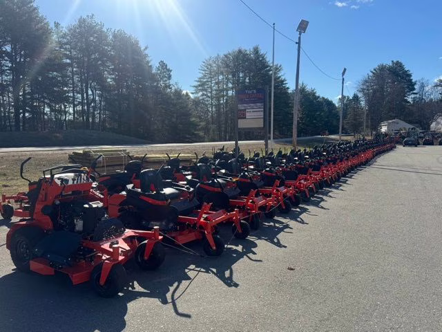 2026 Red Gravely Pro-Turn 572 72" 38.5hp Kawasaki FX1000V EFI