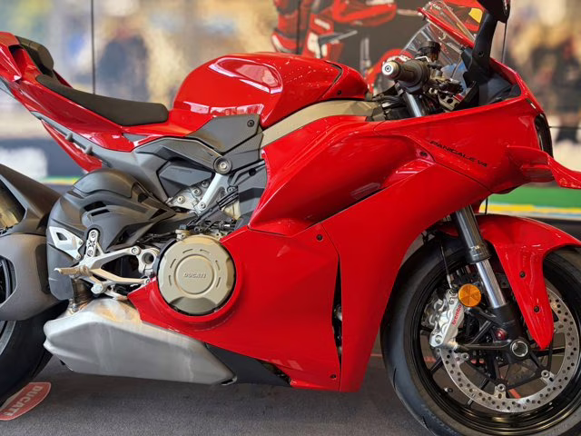 2026 RED Ducati PANIGALE V4