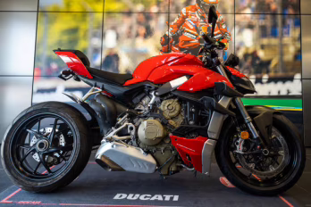 2026 RED Ducati STREETFIGHTER V4