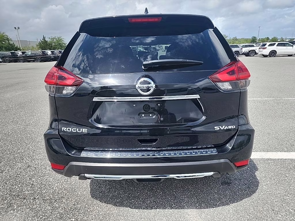 2018 Magnetic Black Nissan Rogue SV AWD SUV