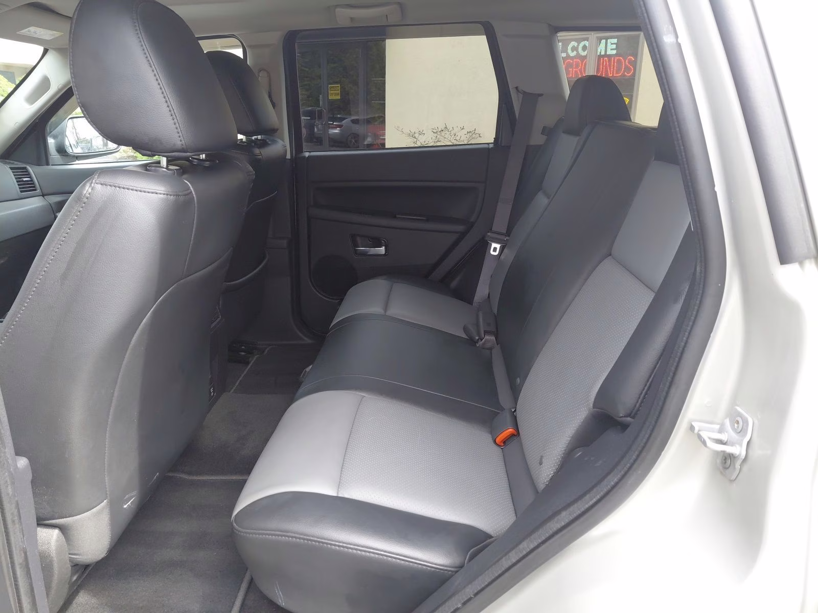 2009 Light Graystone Pearlcoat Jeep Grand Cherokee Laredo 4X4 SUV
