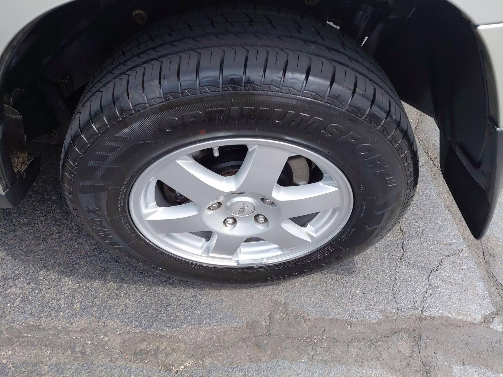 2009 Light Graystone Pearlcoat Jeep Grand Cherokee Laredo 4X4 SUV