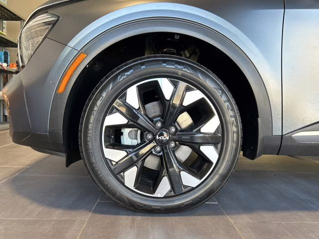 2023 Shadow Matte Gray Kia Sportage Plug-In Hybrid X-Line Prestige AWD SUV