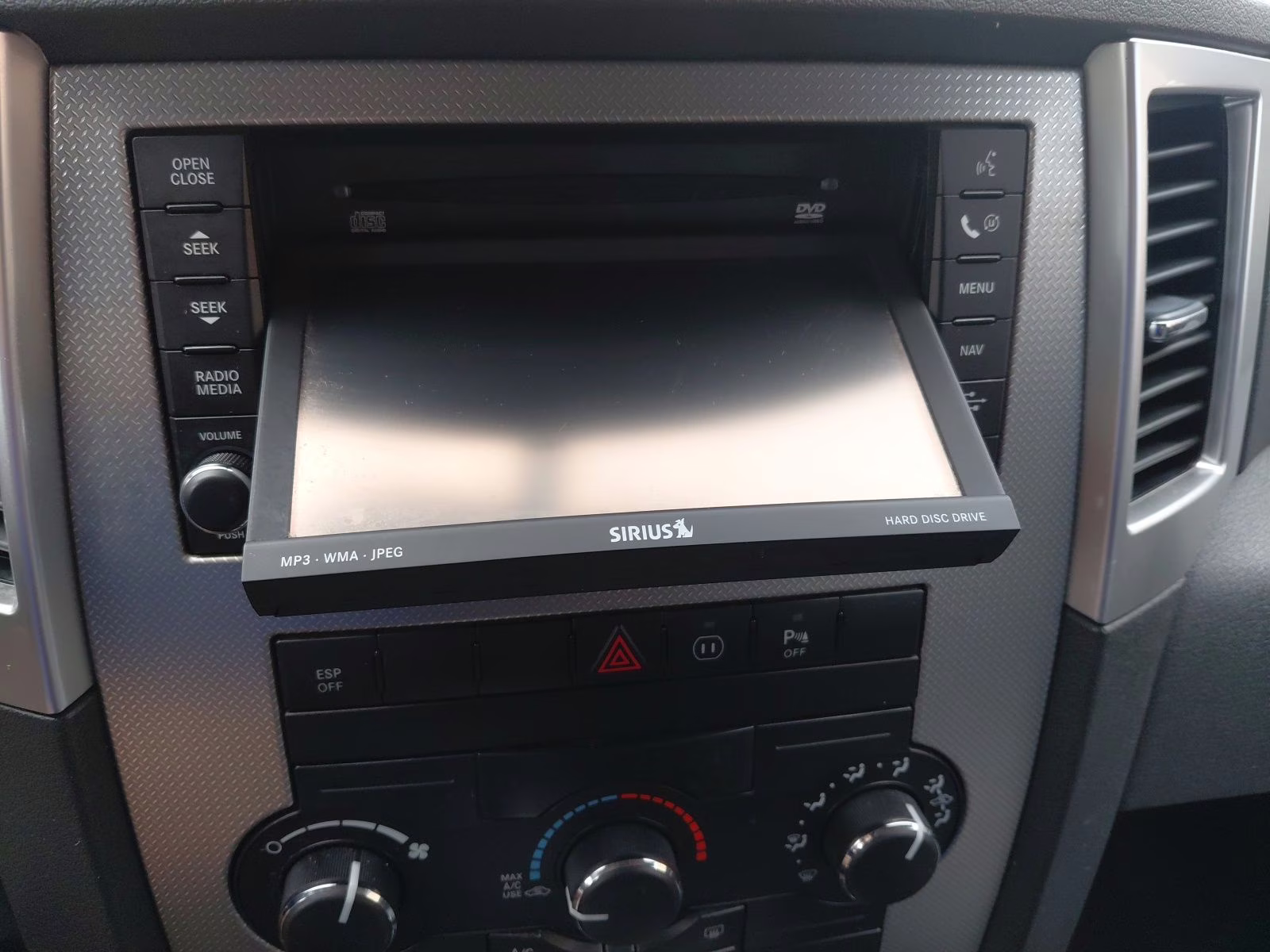 2009 Light Graystone Pearlcoat Jeep Grand Cherokee Laredo 4X4 SUV