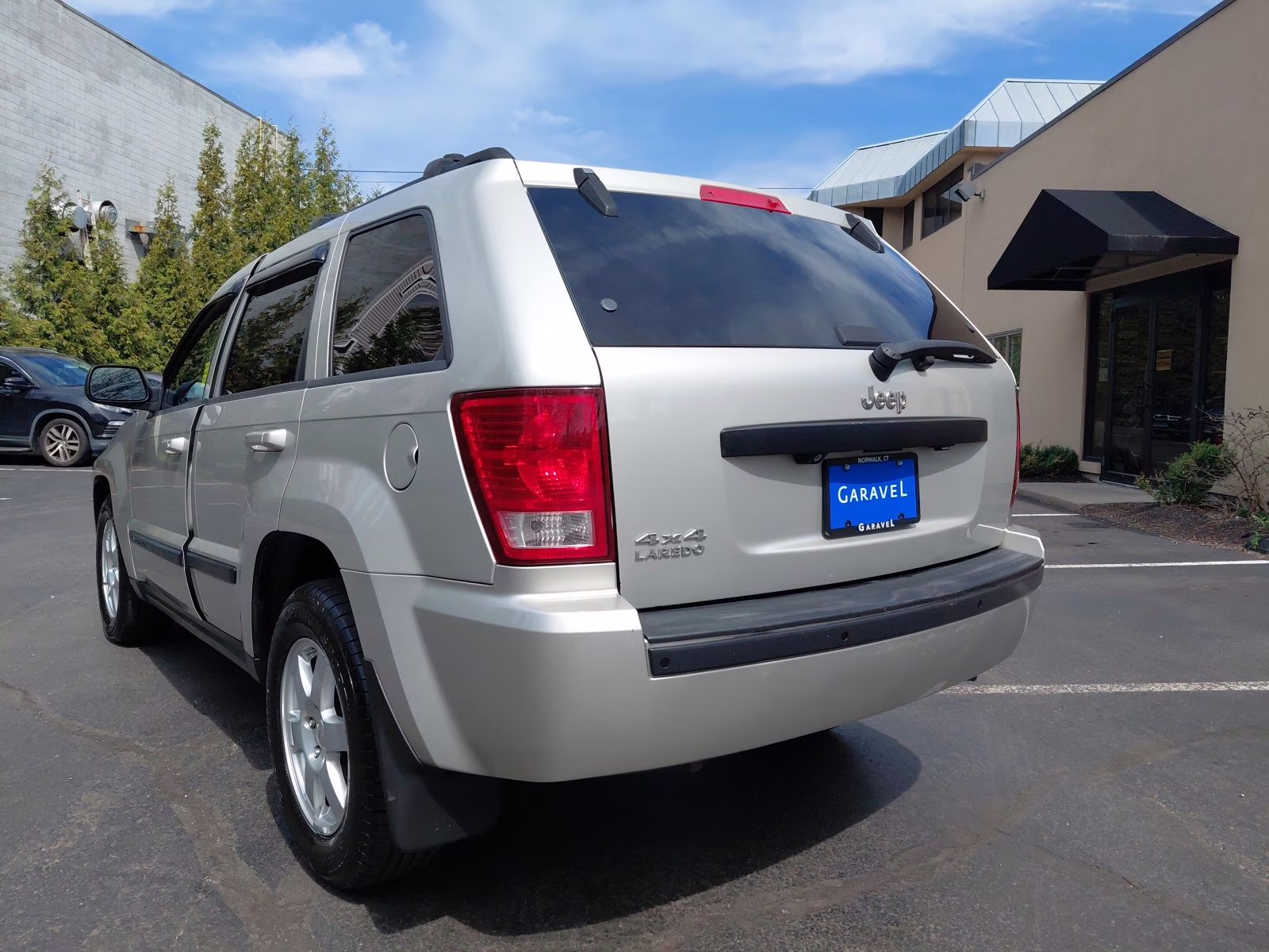 2009 Light Graystone Pearlcoat Jeep Grand Cherokee Laredo 4X4 SUV