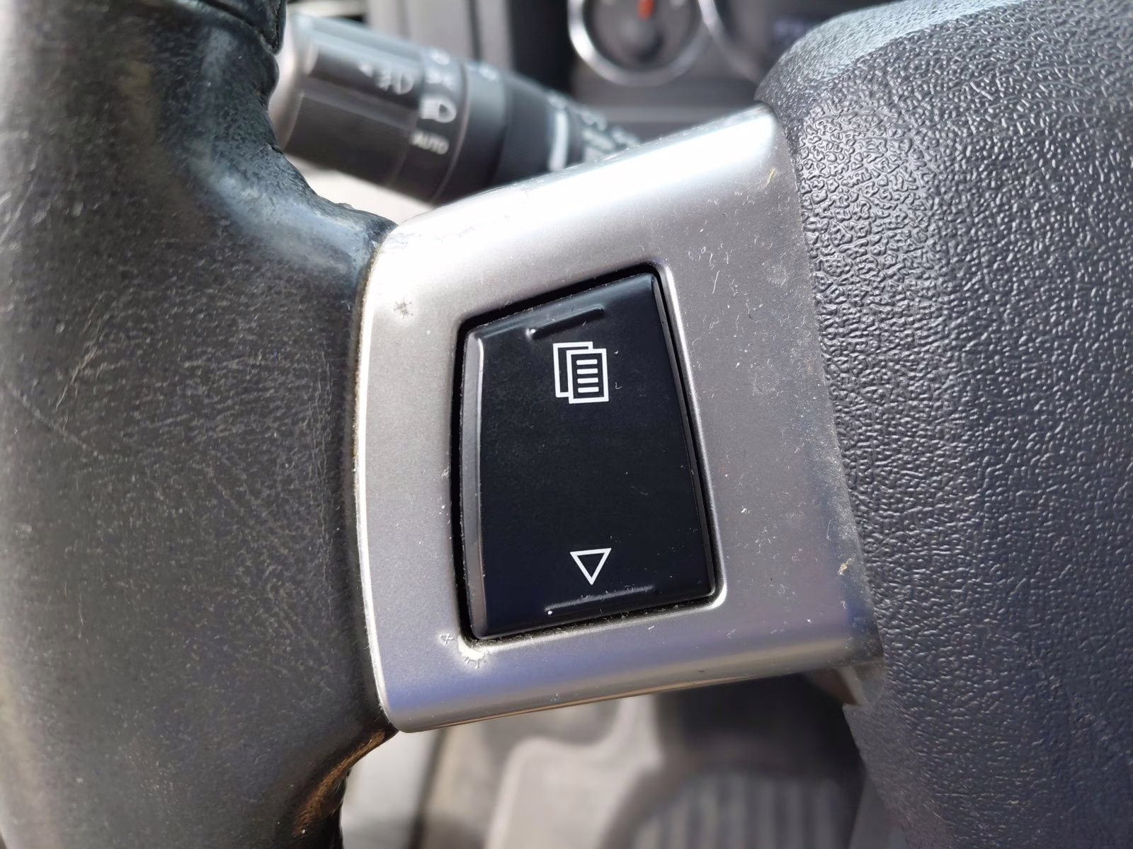 2009 Light Graystone Pearlcoat Jeep Grand Cherokee Laredo 4X4 SUV