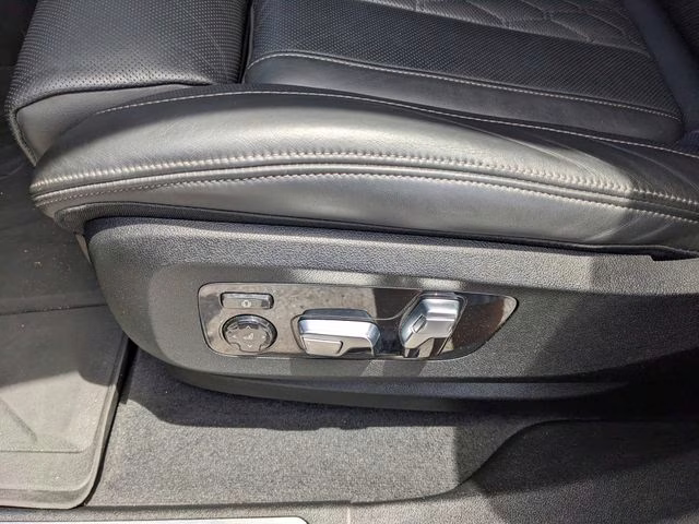 2022 Black Sapphire Metallic BMW X6 M50i AWD SUV
