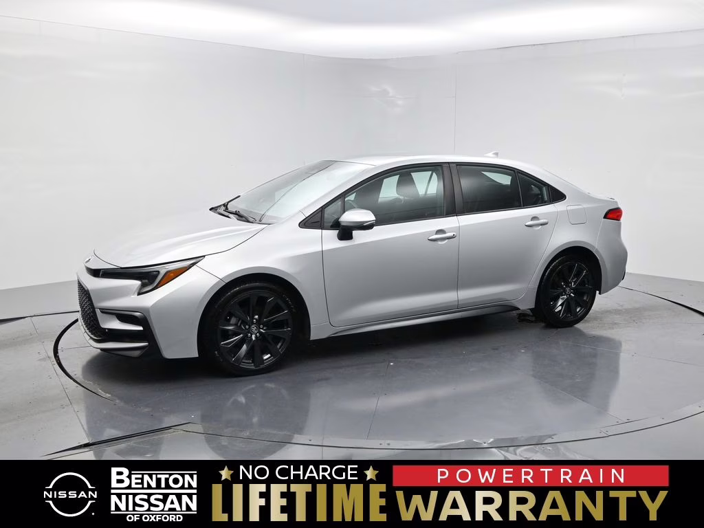 2023 Classic Silver Metallic Toyota Corolla SE FWD Sedan