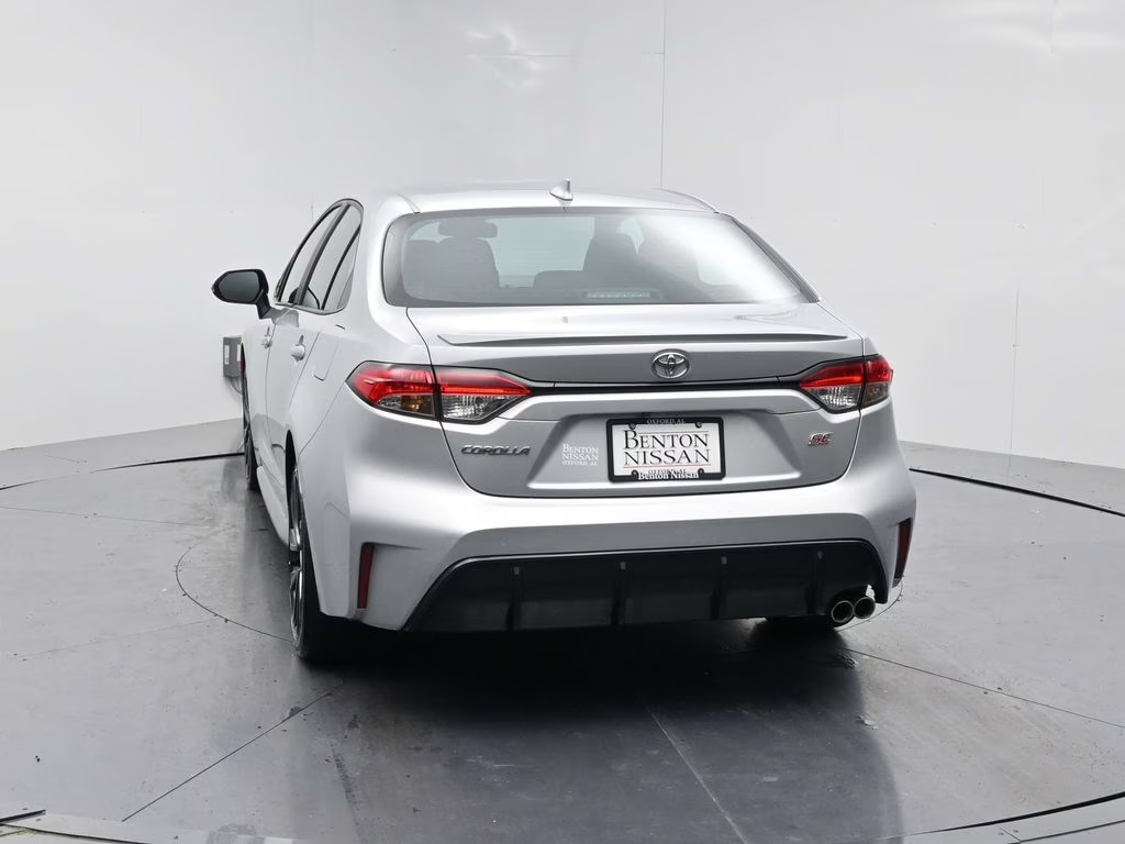 2023 Classic Silver Metallic Toyota Corolla SE FWD Sedan