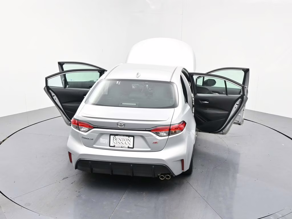 2023 Classic Silver Metallic Toyota Corolla SE FWD Sedan
