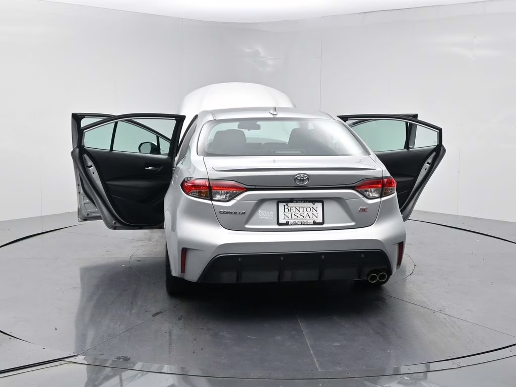 2023 Classic Silver Metallic Toyota Corolla SE FWD Sedan