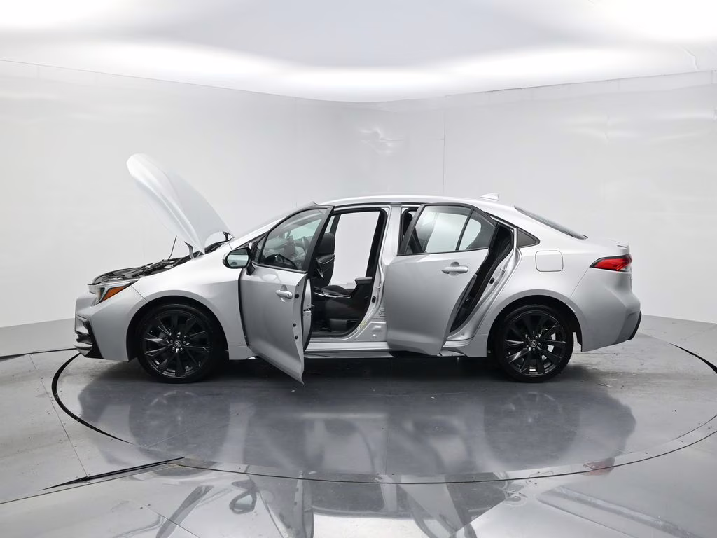 2023 Classic Silver Metallic Toyota Corolla SE FWD Sedan