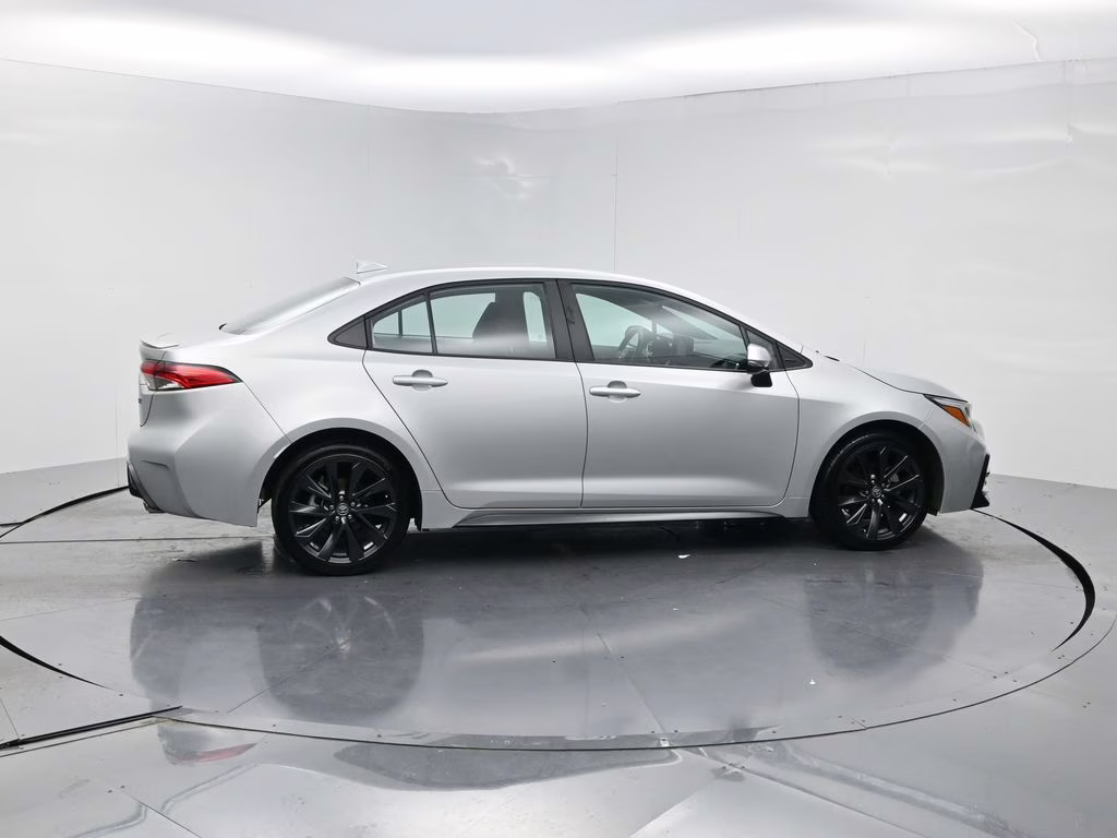 2023 Classic Silver Metallic Toyota Corolla SE FWD Sedan