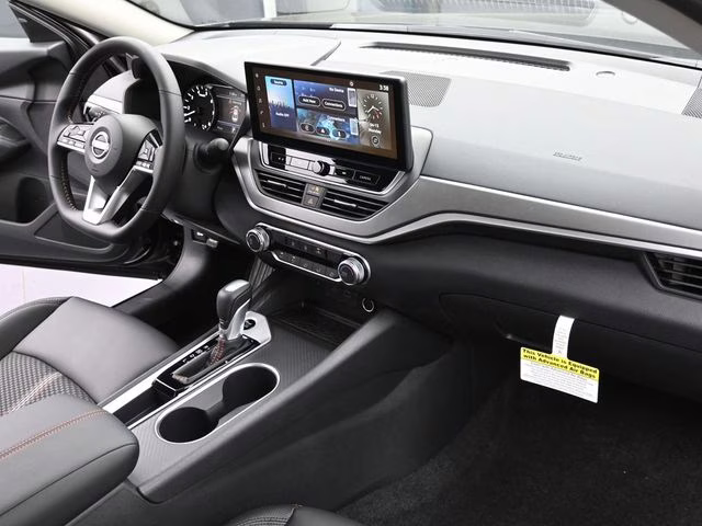 2026 Super Black Clearcoat Nissan Altima 2.5 SR FWD Sedan