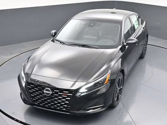 2026 Super Black Clearcoat Nissan Altima 2.5 SR FWD Sedan