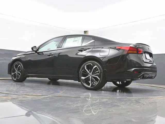 2026 Super Black Clearcoat Nissan Altima 2.5 SR FWD Sedan