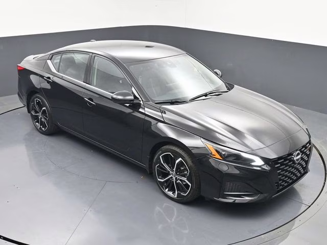 2026 Super Black Clearcoat Nissan Altima 2.5 SR FWD Sedan