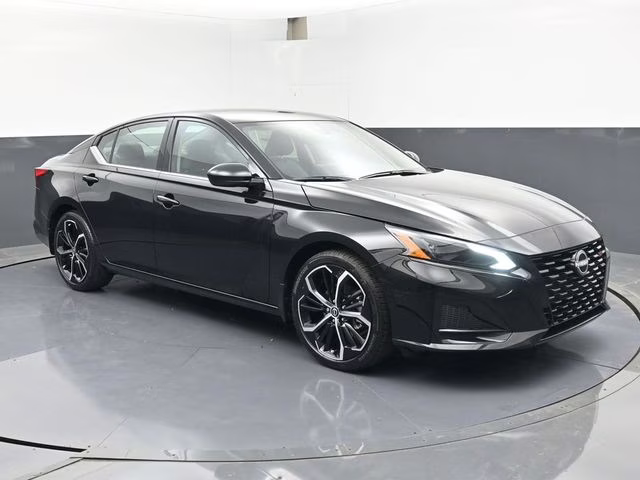 2026 Super Black Clearcoat Nissan Altima 2.5 SR FWD Sedan