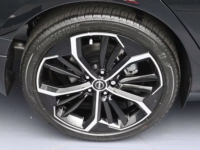 2026 Super Black Clearcoat Nissan Altima 2.5 SR FWD Sedan