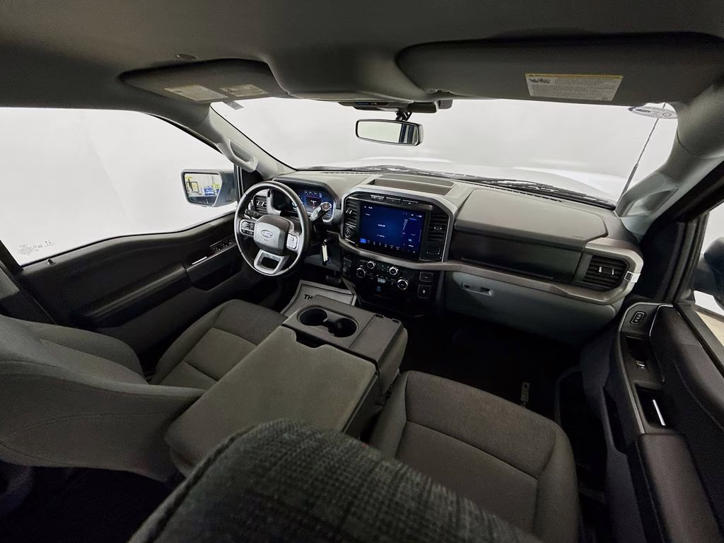 2024 Oxford White Ford F-150 XLT 4X4 Truck